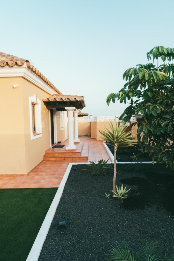 Moderne Villa Met Verwarmd Zwembad In Corralejo Exteriör bild
