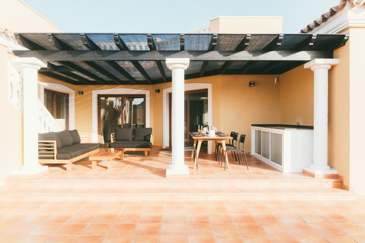 Moderne Villa Met Verwarmd Zwembad In Corralejo Exteriör bild