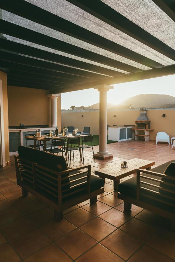 Moderne Villa Met Verwarmd Zwembad In Corralejo Exteriör bild